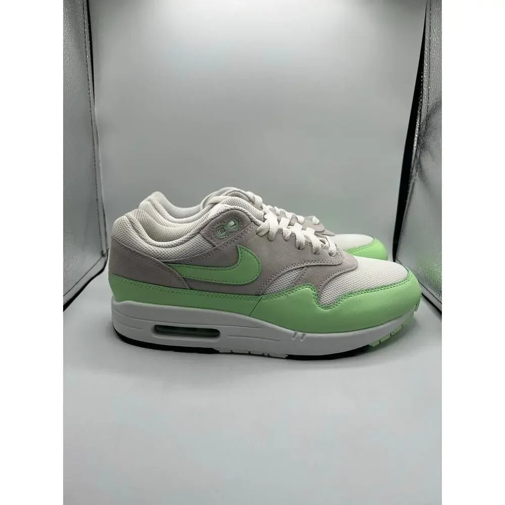 Nike Air Max 1 Essential ’Vapor Green’ size 9 mens